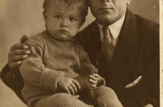 Николай Павлович Катышев с сыном Сергеем. 1936…