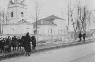 Церковь на проспекте Ленина. Начали разбирать колокольню…