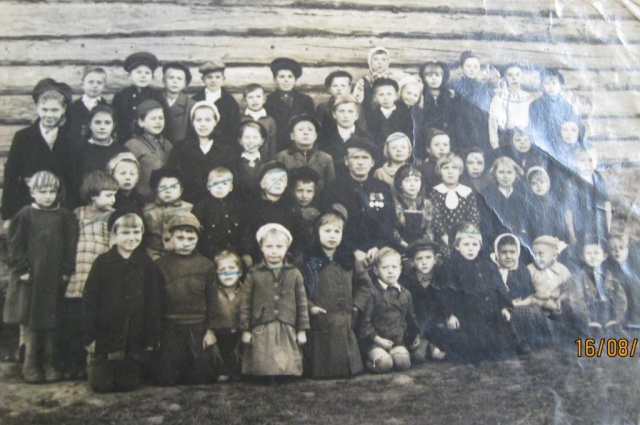 Ученики Нурменской нач. школы 1947 г. Учитель Ермолаев Валентин Кузьмич