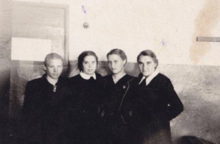 Слева направо: Надя Максимова, Валентина Головина ,…